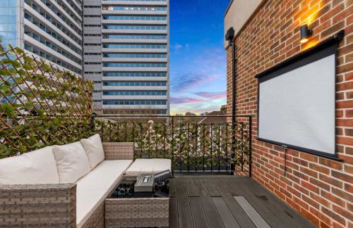 Modern Cosy 2 bed apartment, Smart TV & NETFLIX with private balcony and city view - Foto 20