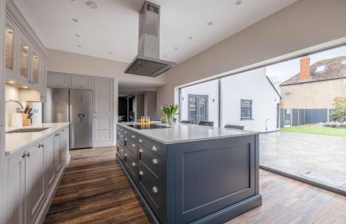 FAMILY FRIENDLY ESCAPE IN ETON, COUNTRYSIDE VIEWS with Hot Tub - By Tempstay - Foto 30