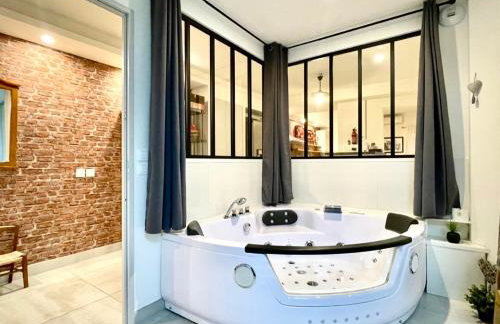Loft jacuzzi à 8 min des Grands Buffets et du centre-ville - Foto 2