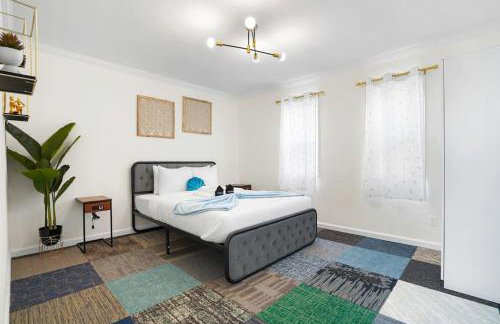 Spacious 5BR Coastal Retreat - 8 Beds Beach & Golf - Old - Photo 14