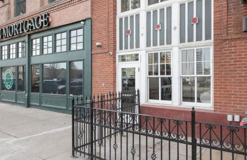 Luxury w King Beds, Pool Table, Central Downtown! - Foto 15