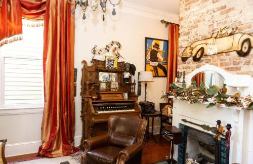 The Dollhouse - 3 Bed, 2 Bath, Walk to Downtown - Foto 7