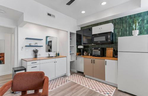 Abstract Haven | Stylish 1BR by Tower Grove - Photo 32