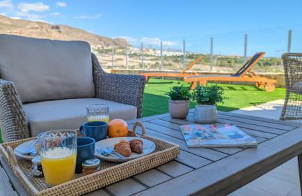 PANORAMIC pool & mountains house - Foto 3