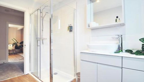 Trident Court Apartments - Foto 5, Shower