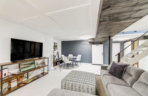 Dry Ridge Farmhouse with Hot Tub and Game Room! - Foto 22