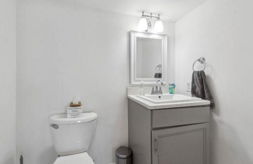 Landmark Lakehouse - luxury living in PLX - Foto 38