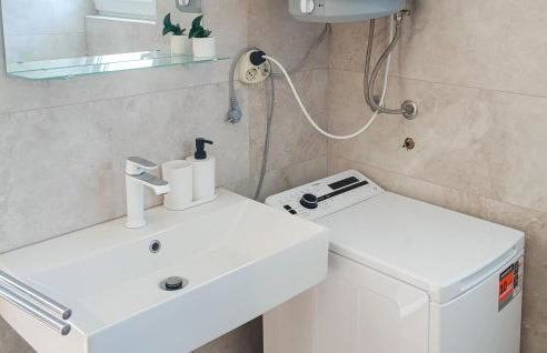 Nice Apartment In Gruda With Kitchen - Photo 14