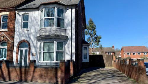 Spacious 6BR Victorian Home in 14 Somerford Near Wolverhampton Centre with Free Parking - Foto 5