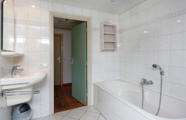 Cozy Group House in Reusel in a Natural Environment - Photo 25