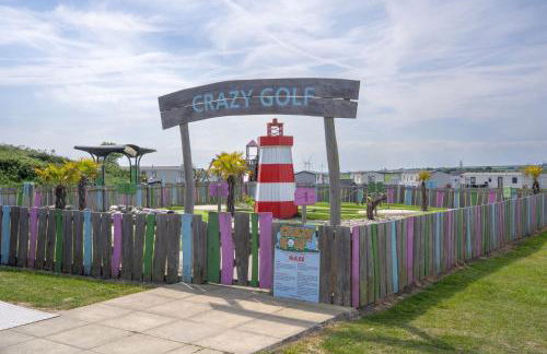 Space for 8, by the Beach with Pool and Entertainment - Foto 33