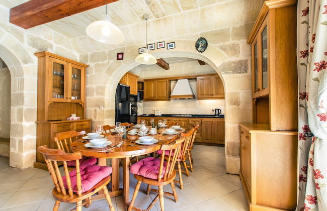 Grand Gozo Farmhouse With Games Room Pool - Foto 6
