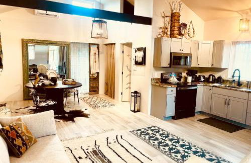 Santa Fe Modern FARMHOUSE 1 ACRE PRIVATE RD SOAKING ROOM 3 min Canyon rd - Foto 13