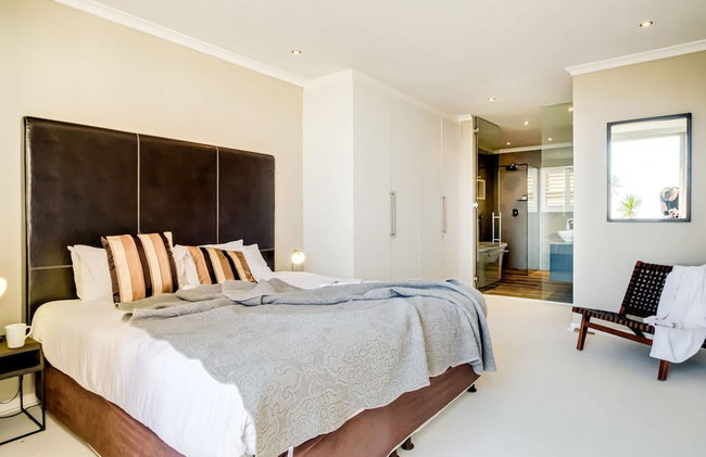 Secure Holiday Apartment w Private Pool Calico - Foto 26