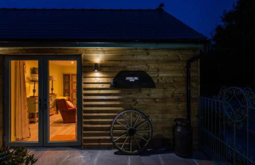 Self-contained cosy one bedroom holiday barn - Photo 17