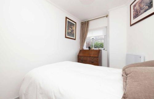 JOIVY Spacious 2-Bedroom Ground Floor Flat - Foto 50