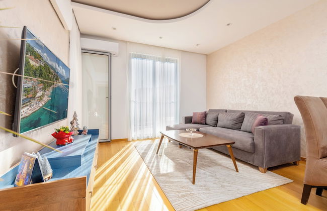 Apart Hotel MS Katunjanin - Photo 1