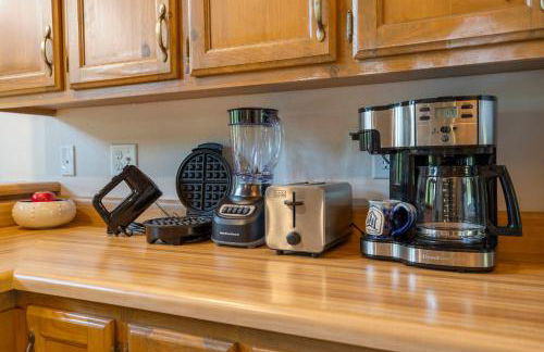 Secluded-Pvt Hot Tub-Free Daily Tickets-Walk to Table Rock Lake - Foto 15