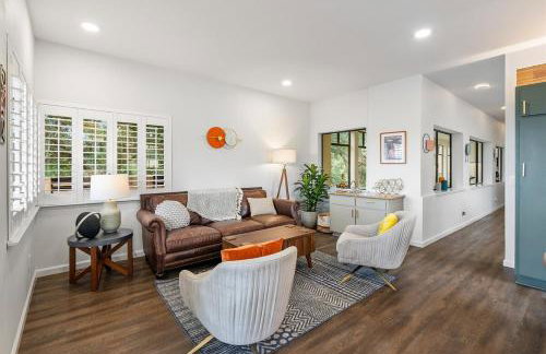 Mid-Mod Hilltop Retreat Views & Local Wildlife - Foto 31