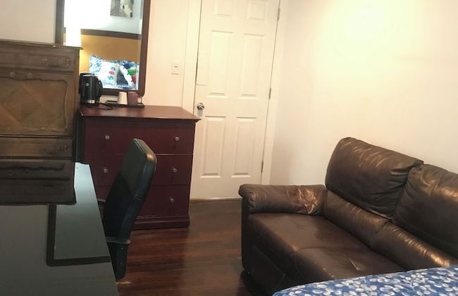 West Broadway guesthouse - Photo 7