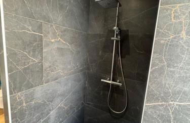 Maison rénovée vue mer - Photo 17