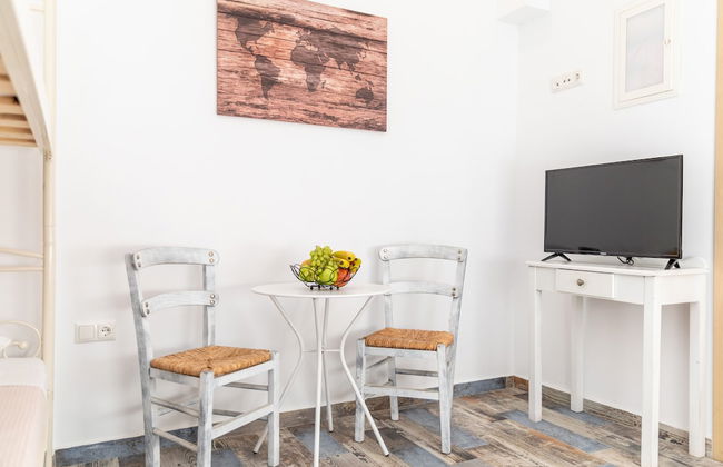 Depis Luxury Suites - Photo 14