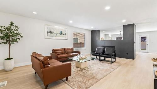 Bedroom house in prime location by the village - Foto 2