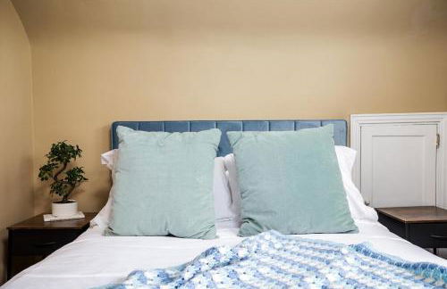 10 Mins To The Big House and Sleeps Up To 10 Guests - Foto 21