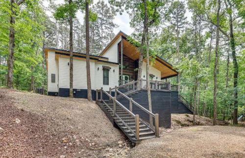 Playground and Pool Table Fun! Broken Bow Retreat - Foto 1