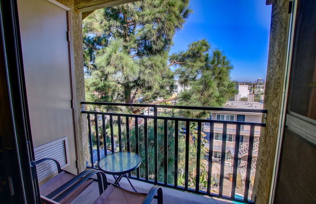 Sunshine Suites at Hillcrest - Photo 28