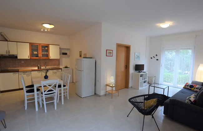 Holiday House in a Quiet Area Near the Sea, Private Garden, Terrace and BBQ - Foto 4