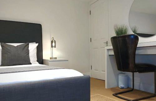 2 Bedroom City Centre Duplex Apt - Photo 12