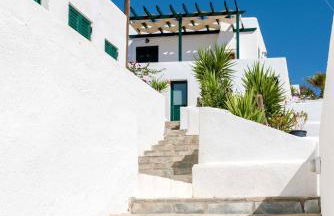 Pahivouni Studios & Suites - Photo 19