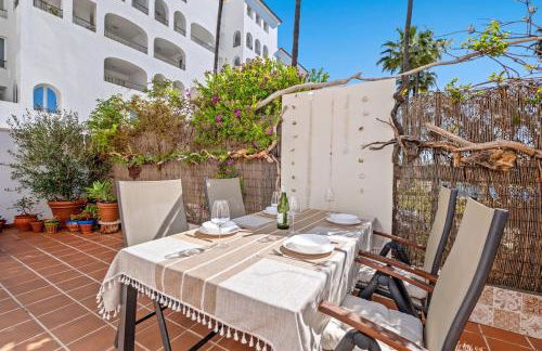 Driftwood Escape - Puerto de la Duquesa - Photo 8