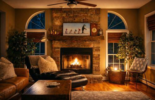 Bear House Catskills Cabin- Private Pool, Pond, Hot Tub, Dog-Friendly Sleeps 9 Adults - Foto 29