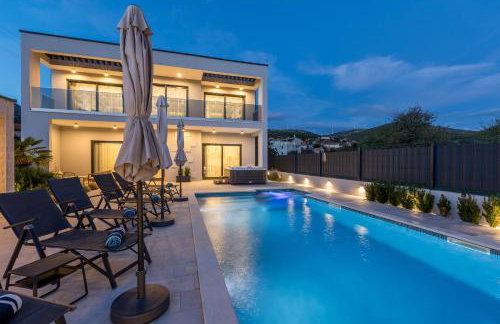 Luxury Villa Diana with heated pool and jacuzzi - Foto 65