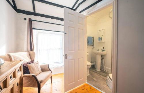 Cosy Welsh Cottage in St Davids Centre with Garden - Photo 18