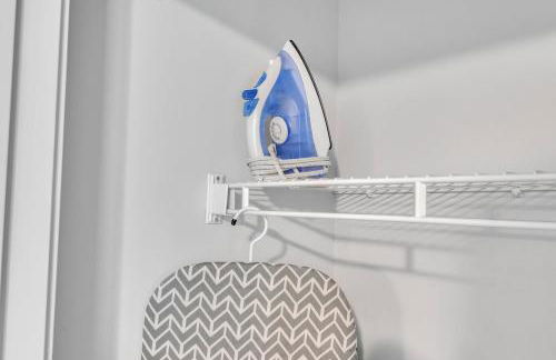 4BR Townhouse King Bed 2-Story Near NC State - Foto 25