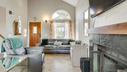 Modern Oceanside Living! Family Home with Workspace - Foto 5