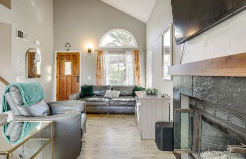 Modern Oceanside Living! Family Home with Workspace - Foto 5