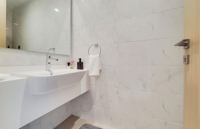 GreenFuture - Stylish Apartment With Panoramic City Views - Photo 9