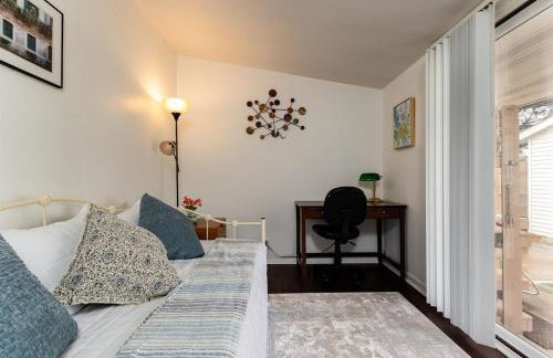 The Huddle & Hangout - 3 Bedroom House Close to ND - Foto 27