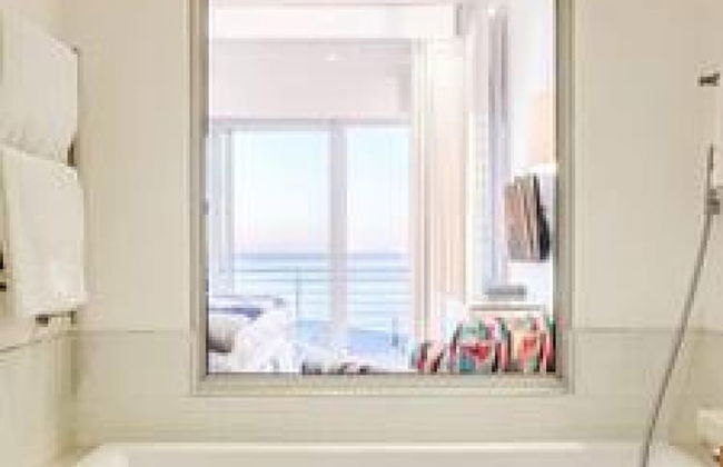 Immaculate Camps Bay Villa w Jacuzzi Views Pool Villa Grenache - Photo 40