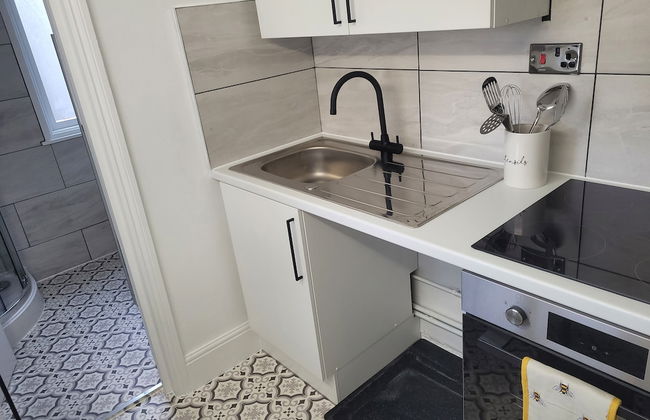 Beautiful 1-bed Apartment in Ramsgate - Photo 2