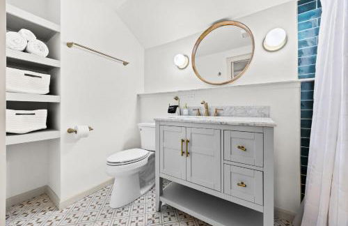 The Gatsby Carriage House Luxe Stay w Game Room - Foto 9