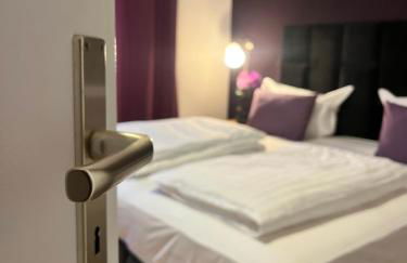 Purple Escape Balkon Netflix zentral - Foto 13