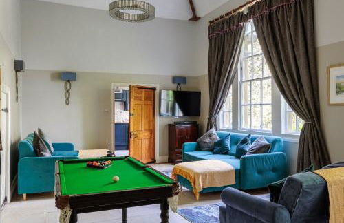 The New School Rooms - Beautiful, Georgian Apartment with Private Heated Pool and Hot Tub Sleeps 12 with Wifi and Parking near Bath - Foto 7