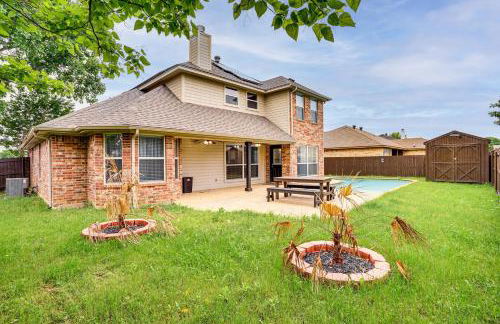 2 Mi to Old Town Spacious Burleson Vacation Home - Foto 30