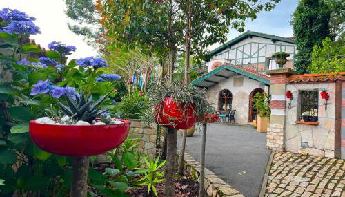 Art-Villa Merkel - 28 pers - 11 chambr - 10 WC - Piscine - Foto 3, Garden, Garden view