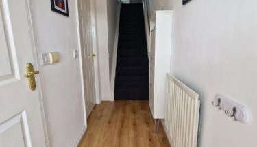 Riverside home. 3 bedroom. Free parking. 10 mins to Newcastle City Centre - Foto 3